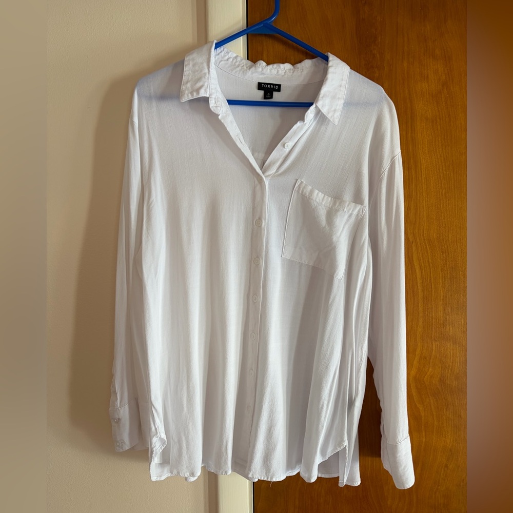Torrid White Casual Button Down Shirt, size Torrid 0